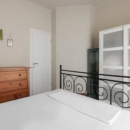 F & B Collection - Flat For 4